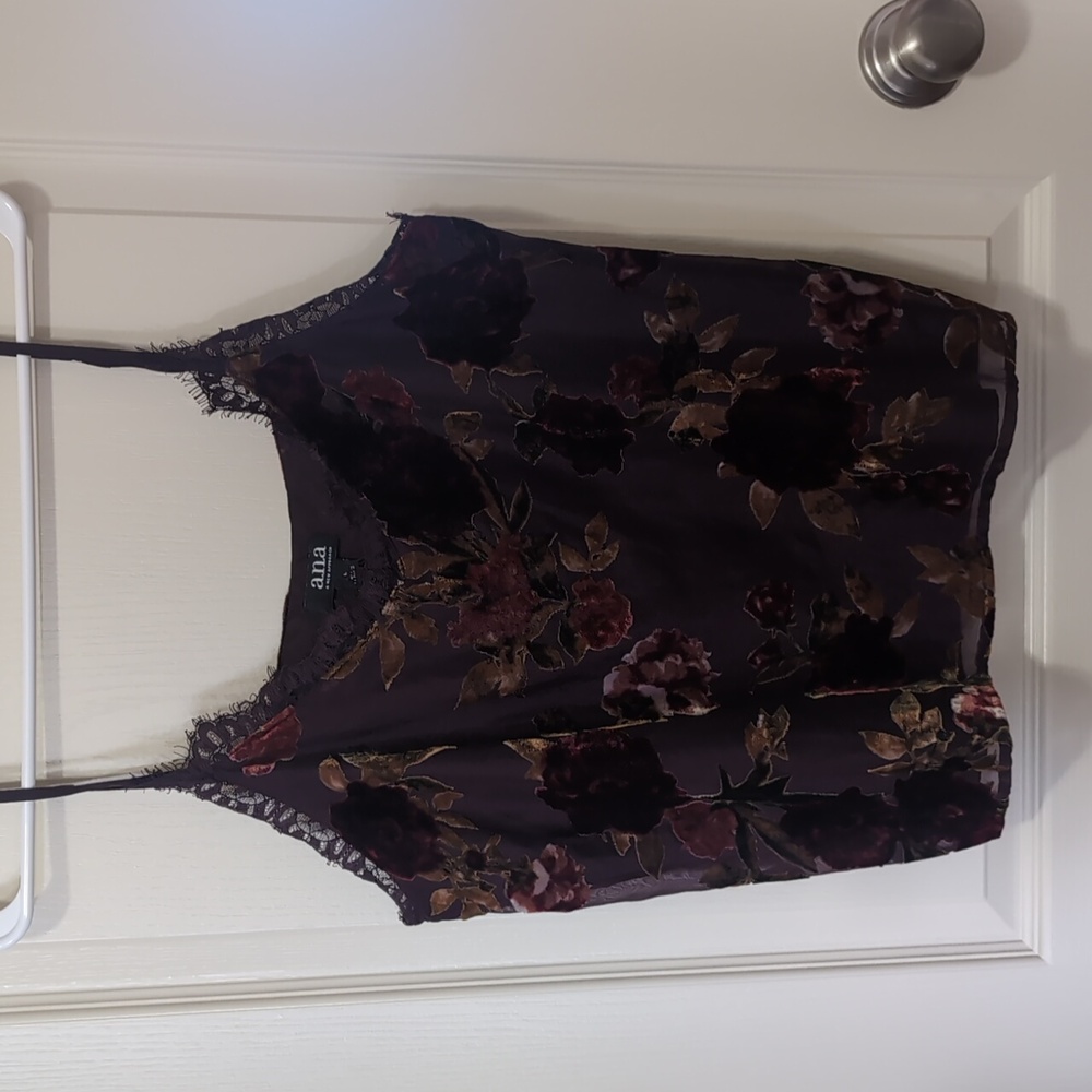 Velvet applique flowy tank top